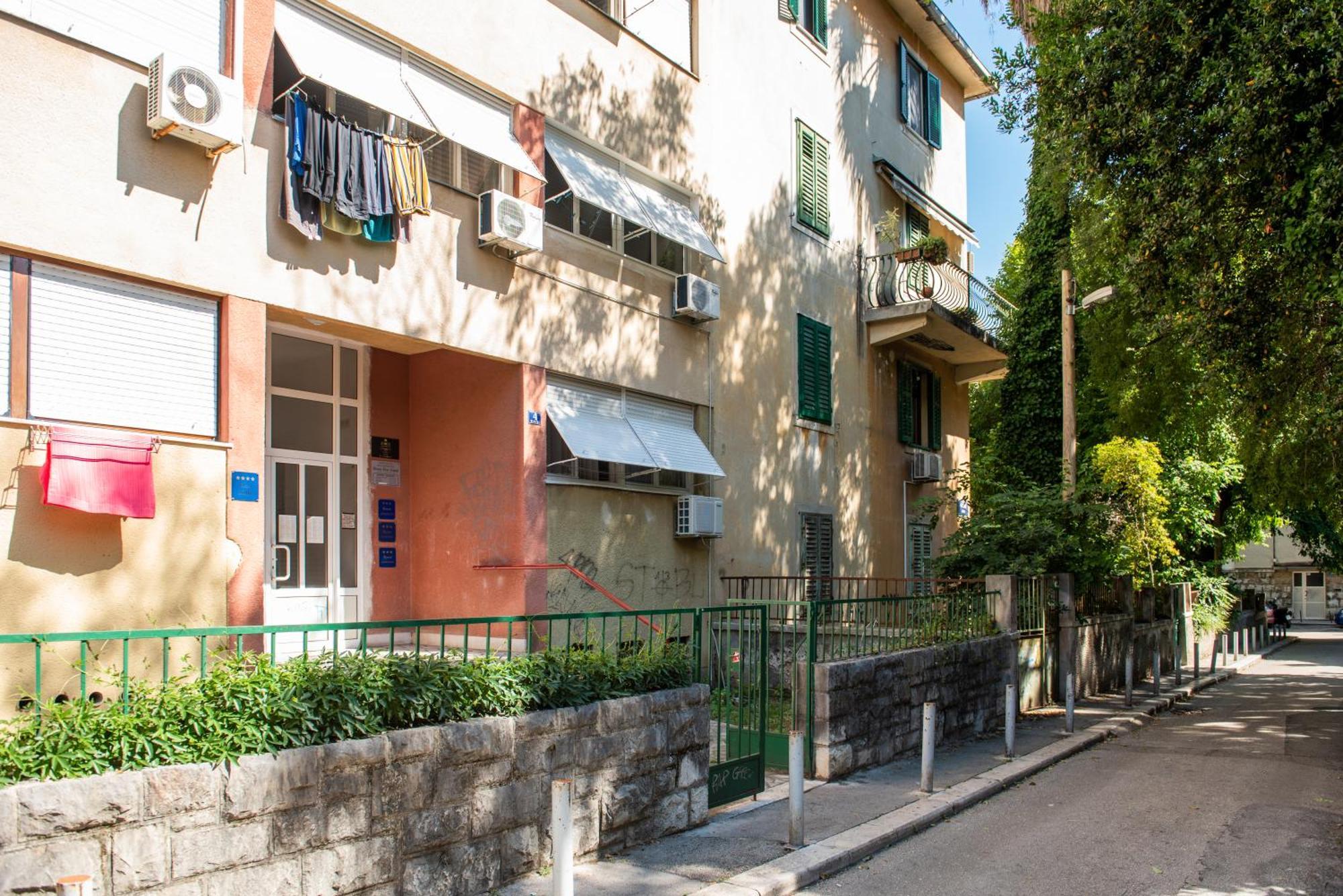 Laghanini Apartments Σπλιτ Εξωτερικό φωτογραφία